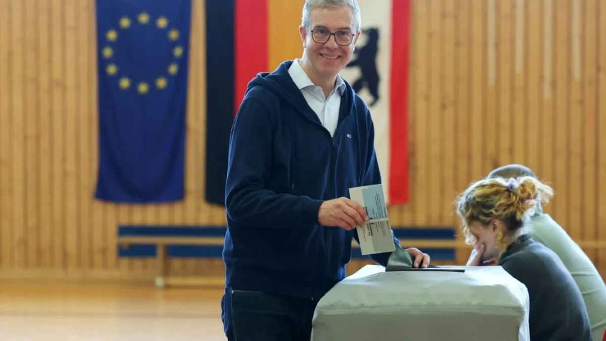 Abgeordnetenhauswahl Berlin: Spitzenkandidaten geben Stimmen ab