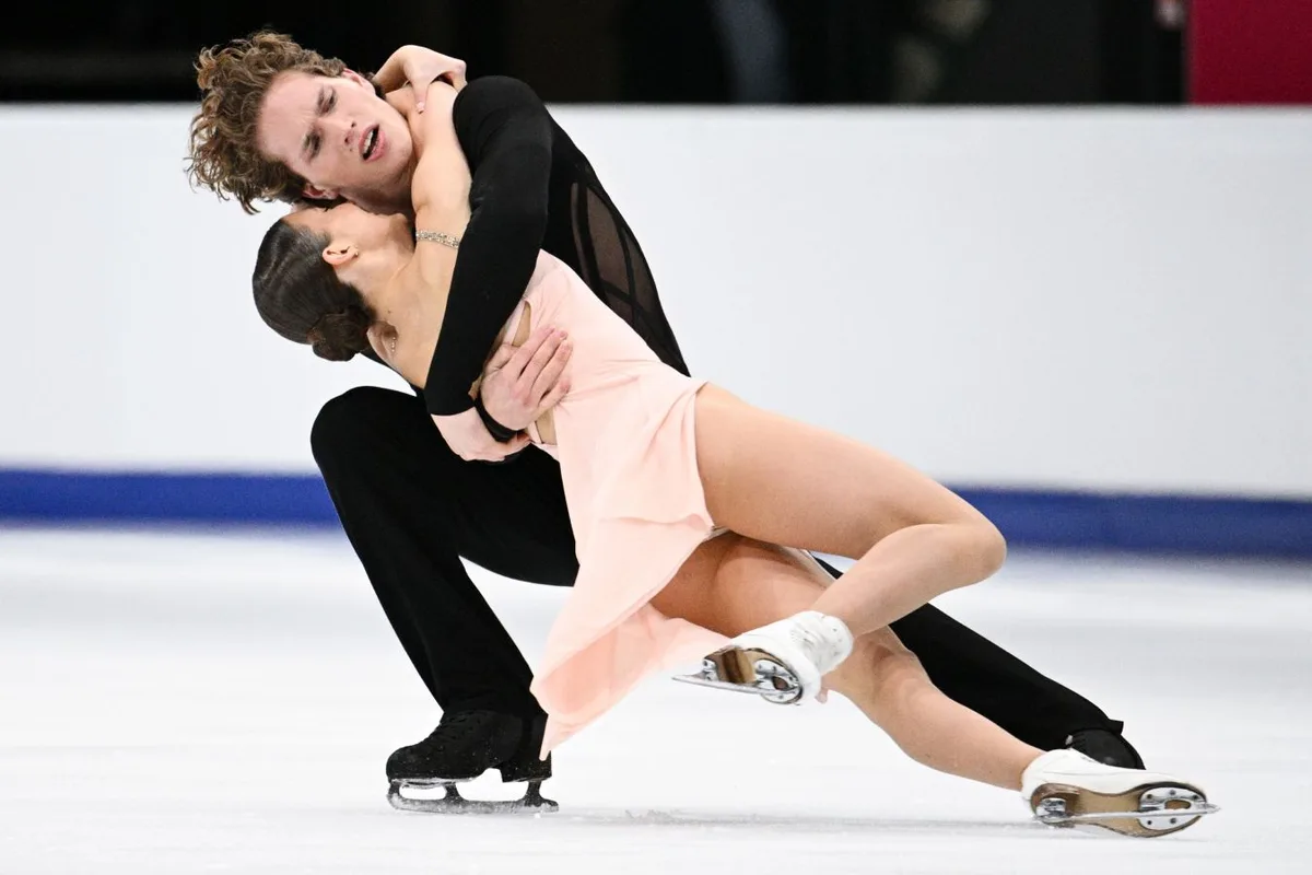 Григорьева/Артющенко более 12 часов не могут вылететь на турнир Budapest Trophy