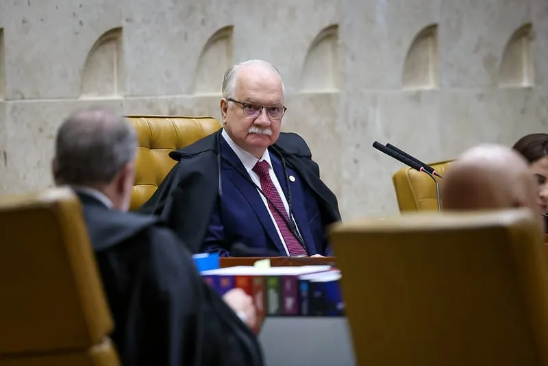 Fachin separa julgamentos de Moraes e Mendonça no STF e nega pedido de sessão conjunta