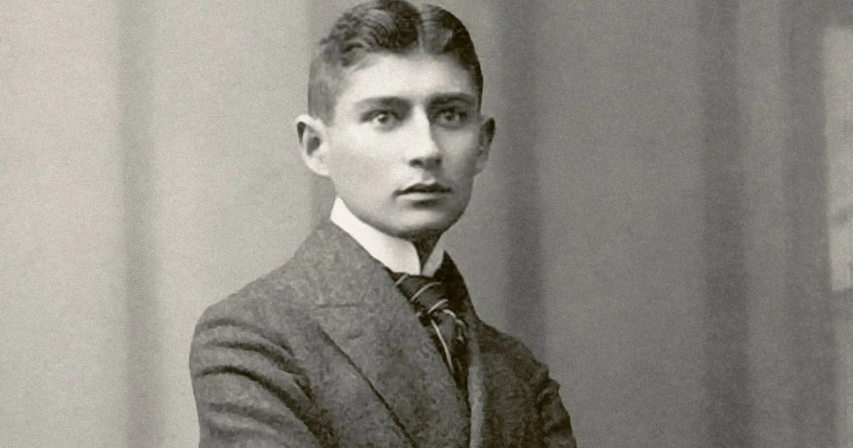Franz Kafka, escritor, dejó una poderosa reflexión sobre los momentos en los que todo parece perdido: "Cuando todo parezca haber terminado, surgirán nuevas fuerzas; eso significa que estás vivo"