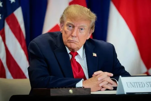 Trump sugiere que ni EU ni China frenarán desarrollo de la IA; "superinteligencia" será tema clave en la reunión con Xi Jinping
