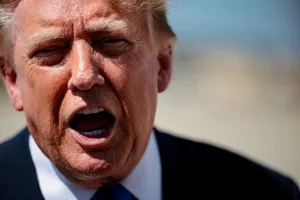 Trump ataca Suprema Corte dos EUA após derrota sobre voto pelo correio