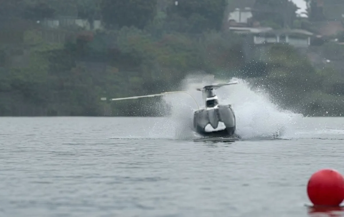 Guatemala: El helicóptero accidentado en el lago de Atitlán fue extraído tras dos días de operaciones subacuáticas y Aeronáutica abre investigación