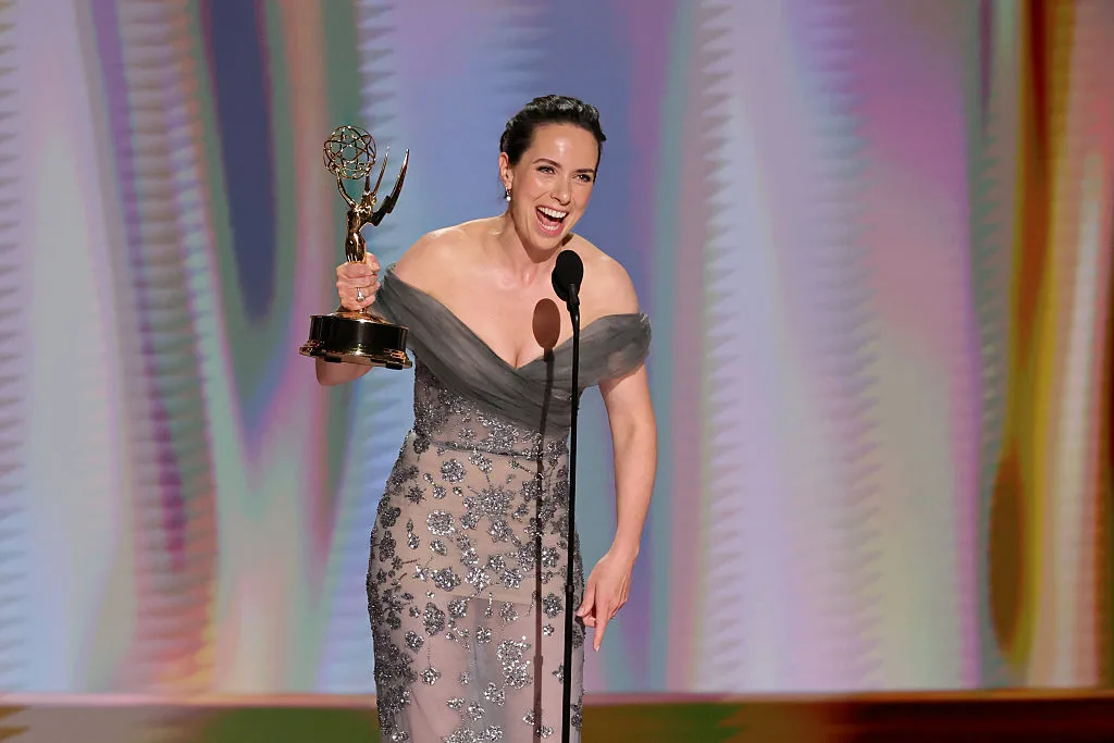 Kate O’Flynn Wins Emmy for Supporting Actress in a Comedy for ‘Widow’s Bay’: ‘This Is a Role of a Lifetime’