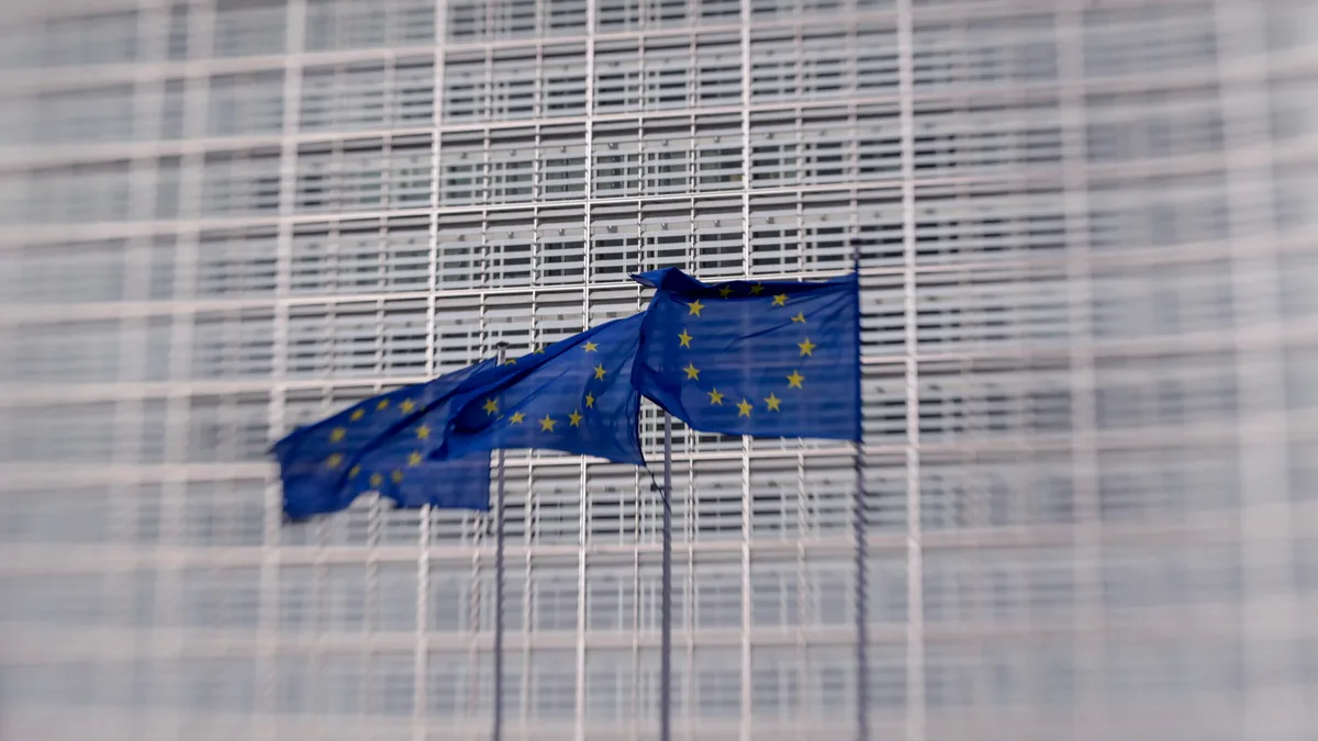 Bruxelas afirma que reservas de gás estão a 62% e afasta “qualquer risco” para o inverno