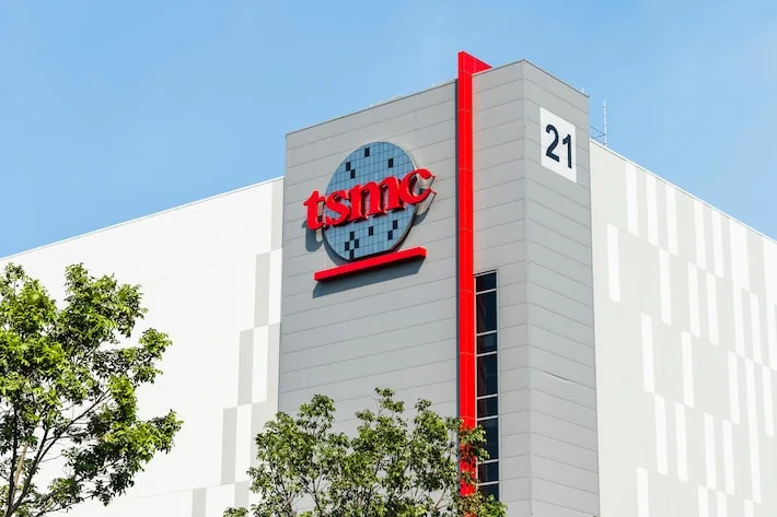 TSMC mantém lucro recorde, mas exige cautela para 2027