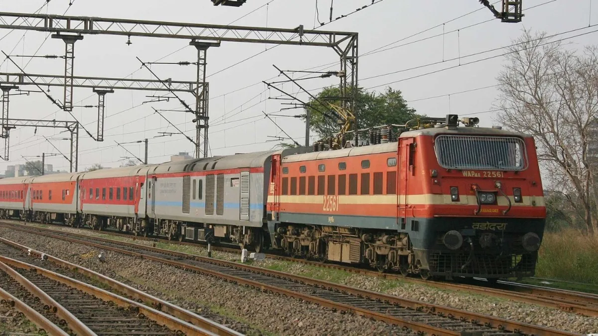 Durga Puja, Diwali, Chhath rush: Indian Railways to operate 3.4 lakh regular train trips, notifies 8,000+ special trips