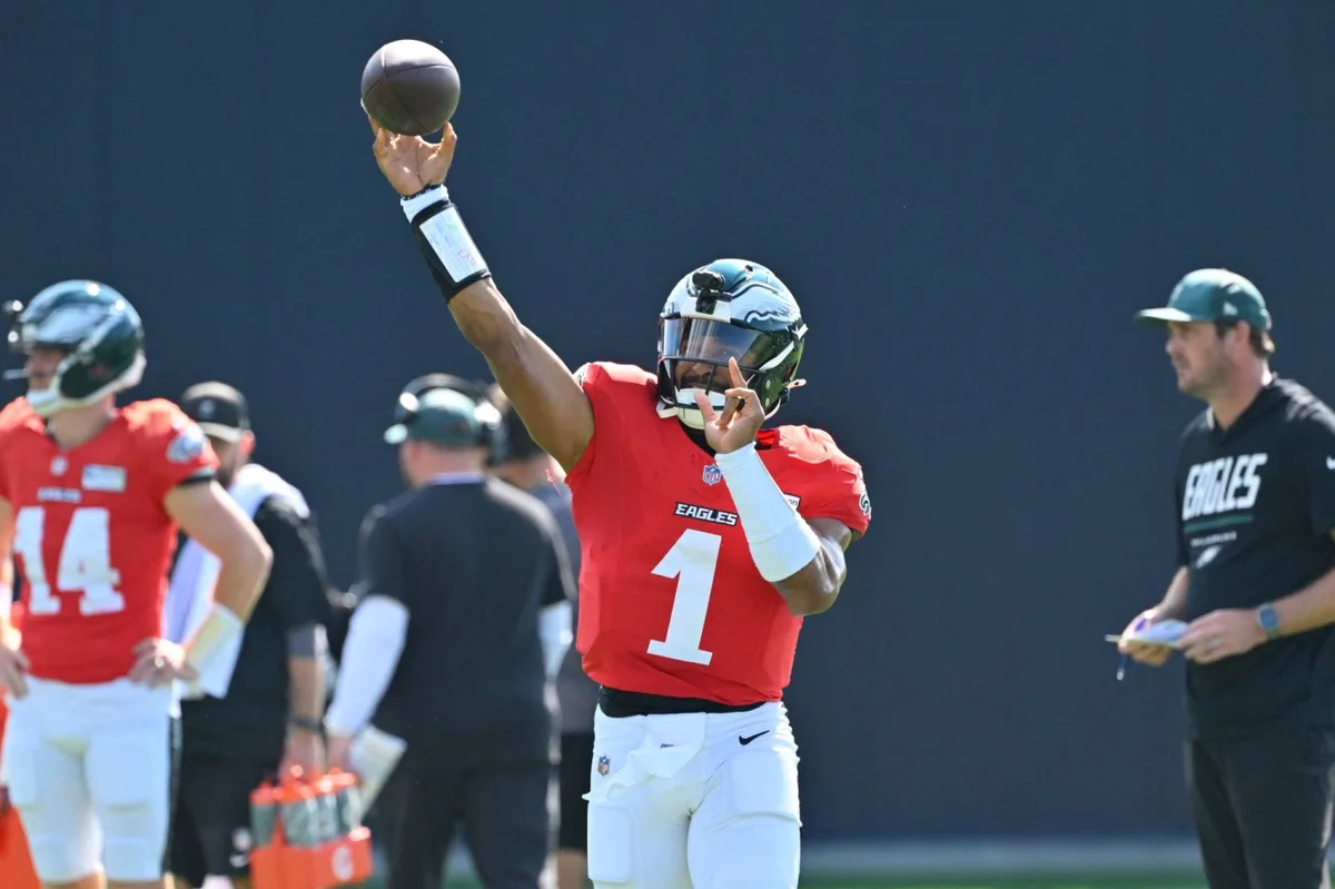 Eagles QB Jalen Hurts addresses relationship with former teammate A.J. Brown