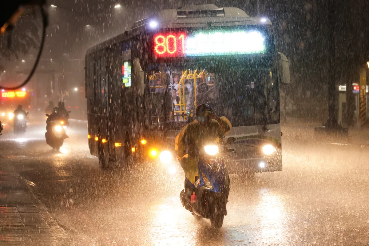 4 missing as torrential rain pounds southern, eastern Taiwan