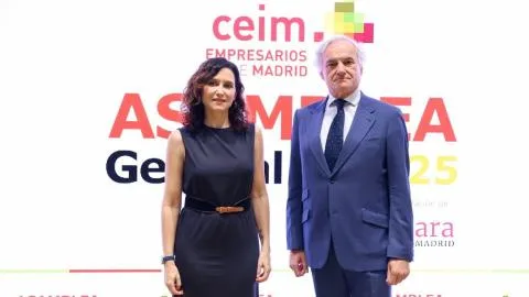 Ayuso replica el discurso empresarial del absentismo mientras Madrid lidera la clasificación de horas extra impagadas