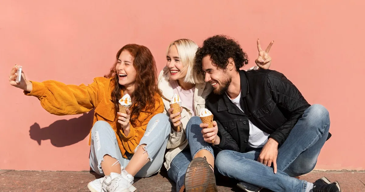 La psicología dice que si un grupo de amigos simplemente te tolera, te incluirán en los planes pero nunca en las decisiones: te invitarán a lo que ya está planeado, pero no te consultarán sobre nada