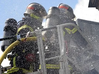 Un incendie s’est déclenché dans un parc photovoltaïque dans les Landes, déjà 100 hectares brûlés