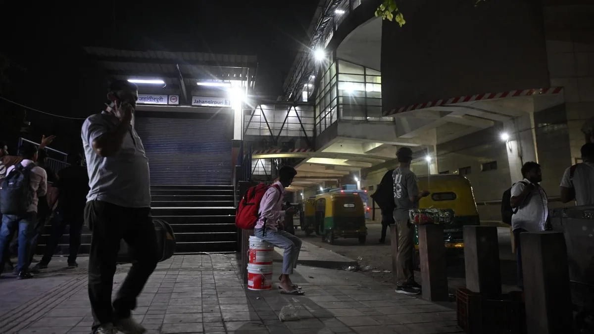 Delhi Police detain at least 100 with criminal records in overnight ops. ahead of CJP protest