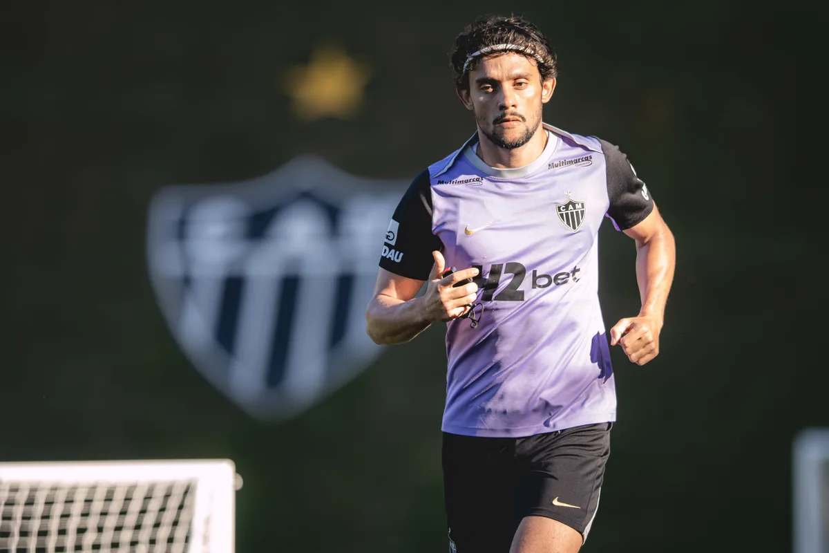 São Paulo negocia com o meia Gustavo Scarpa, do Atlético-MG