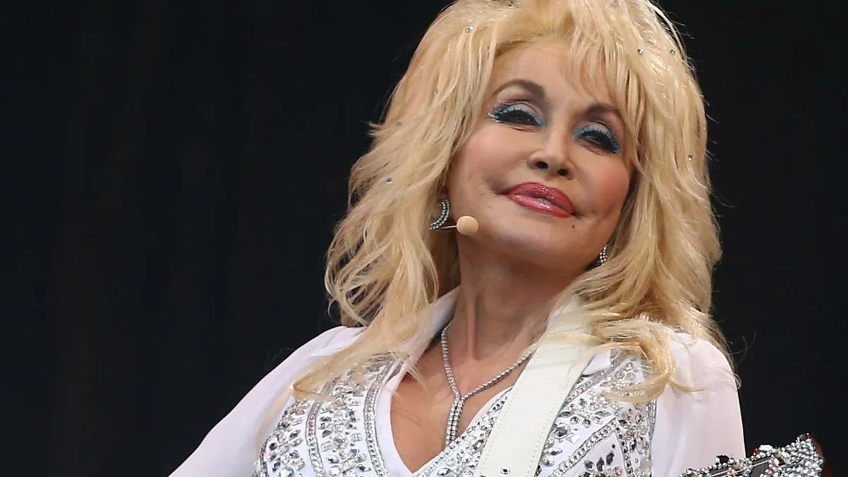 Dolly Parton praised by hometown mayor