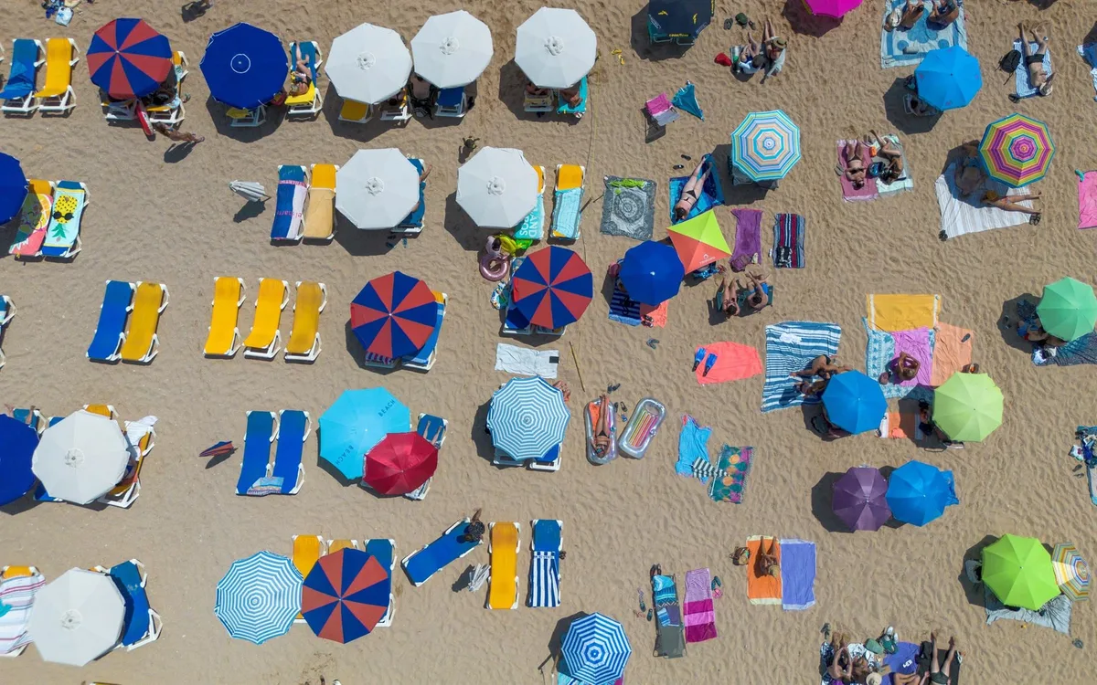 El calor pone en aviso a Mallorca y Valencia y las lluvias a Asturias