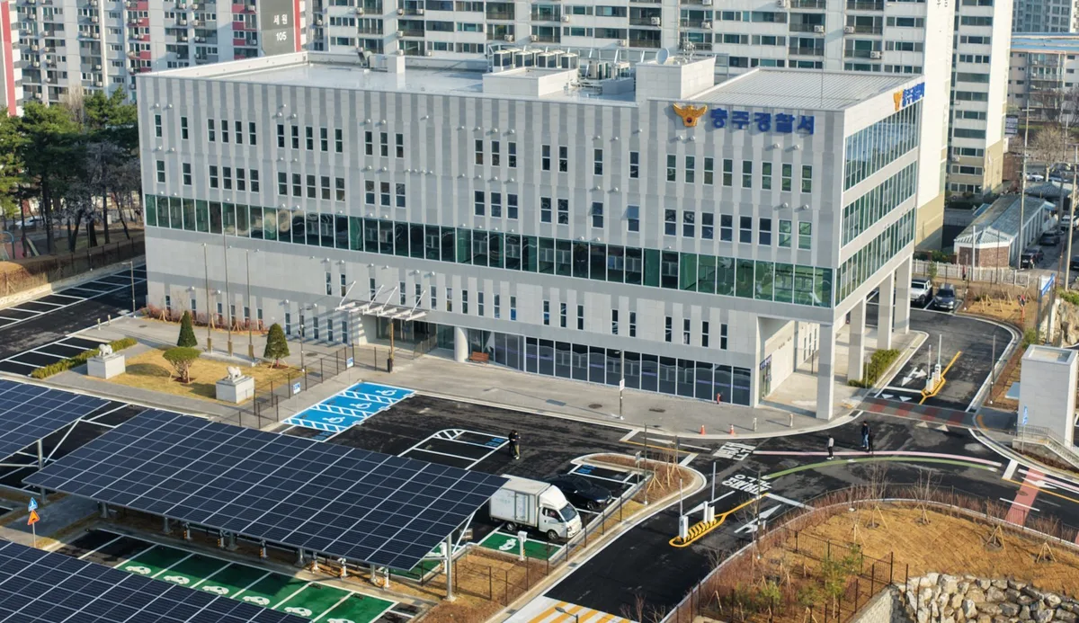 “엄마 죽이고 나도 죽는다”…전처 찾아가 흉기 난동 60대 검거