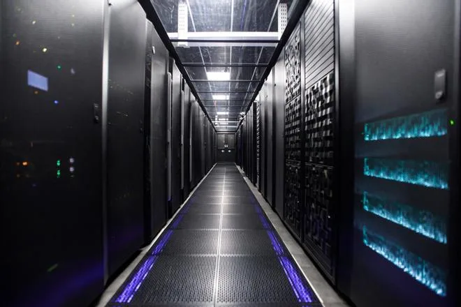 Andalucía planta batalla para blindar 10.000 millones de inversión en centros de datos y reivindica sus energías renovables para captar nuevos proyectos