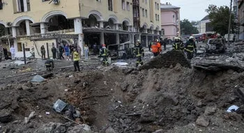 Três mortos em ataque russo numa zona residencial de Kharkiv