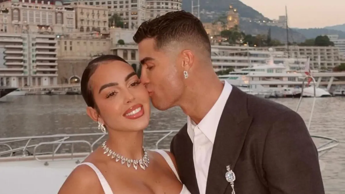 Primeras imágenes de la boda de Cristiano Ronaldo y Georgina: vestidos de Gucci y un 'sí quiero' en el salón de su casa en Portugal