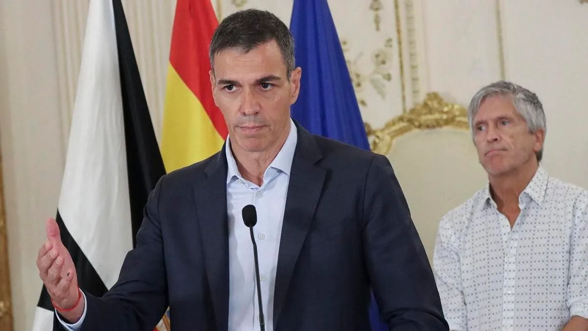 El Gobierno endurece el discurso sobre la inmigración asediado por la crisis de Ceuta