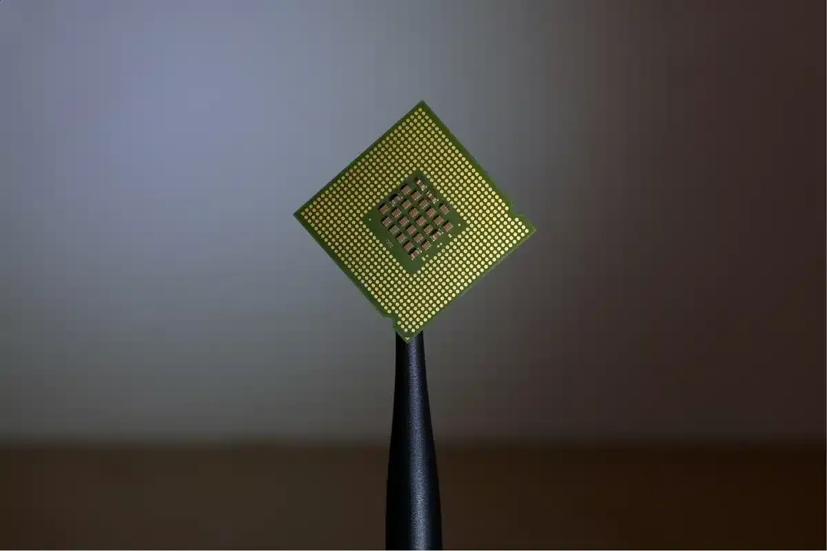 Guerra dos chips: China lança plano para indústria eletrônica e prevê mais de R$ 23 trilhões em receita até 2030