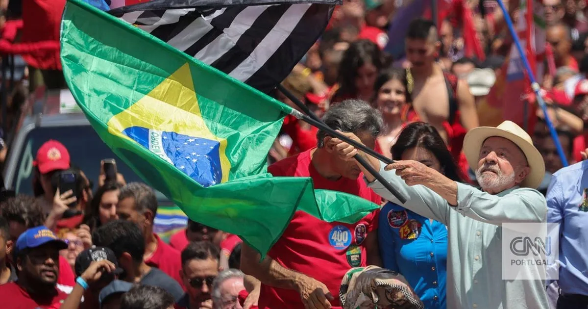 Lula admite desconhecimento sobre reajuste do Bolsa Família e defende redução da maioridade penal