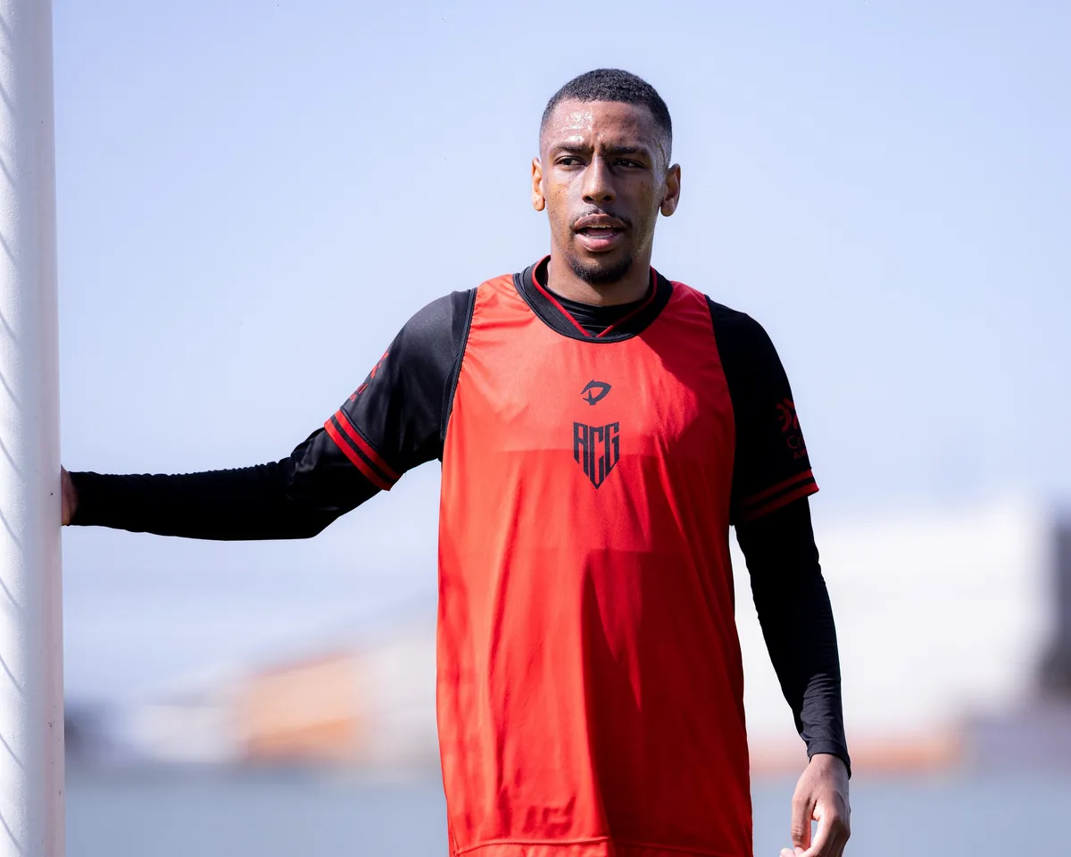 Atlético-GO confirma empréstimo de meia para concorrente da Série B