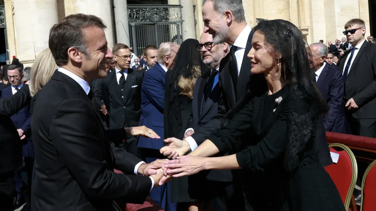 Los reyes Felipe y Letizia recibirán al presidente de Francia, Macron, y su mujer en la primera visita oficial de la temporada