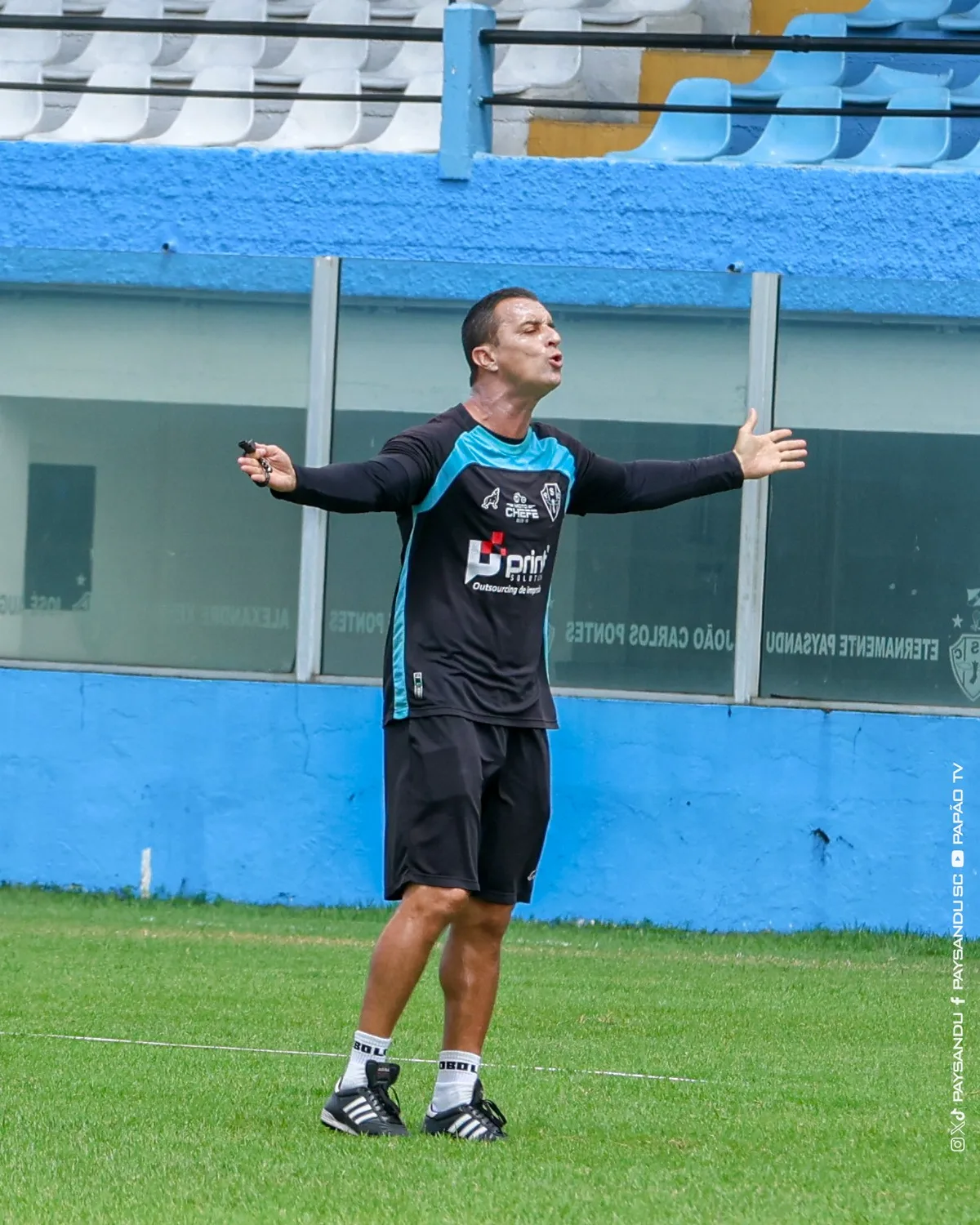 Análise: Paysandu segue vulnerável com três zagueiros e ataque fica inofensivo