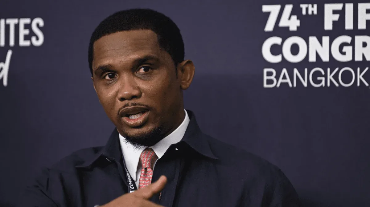Samuel Eto’o apoia Infantino em meio à crise política na Fifa