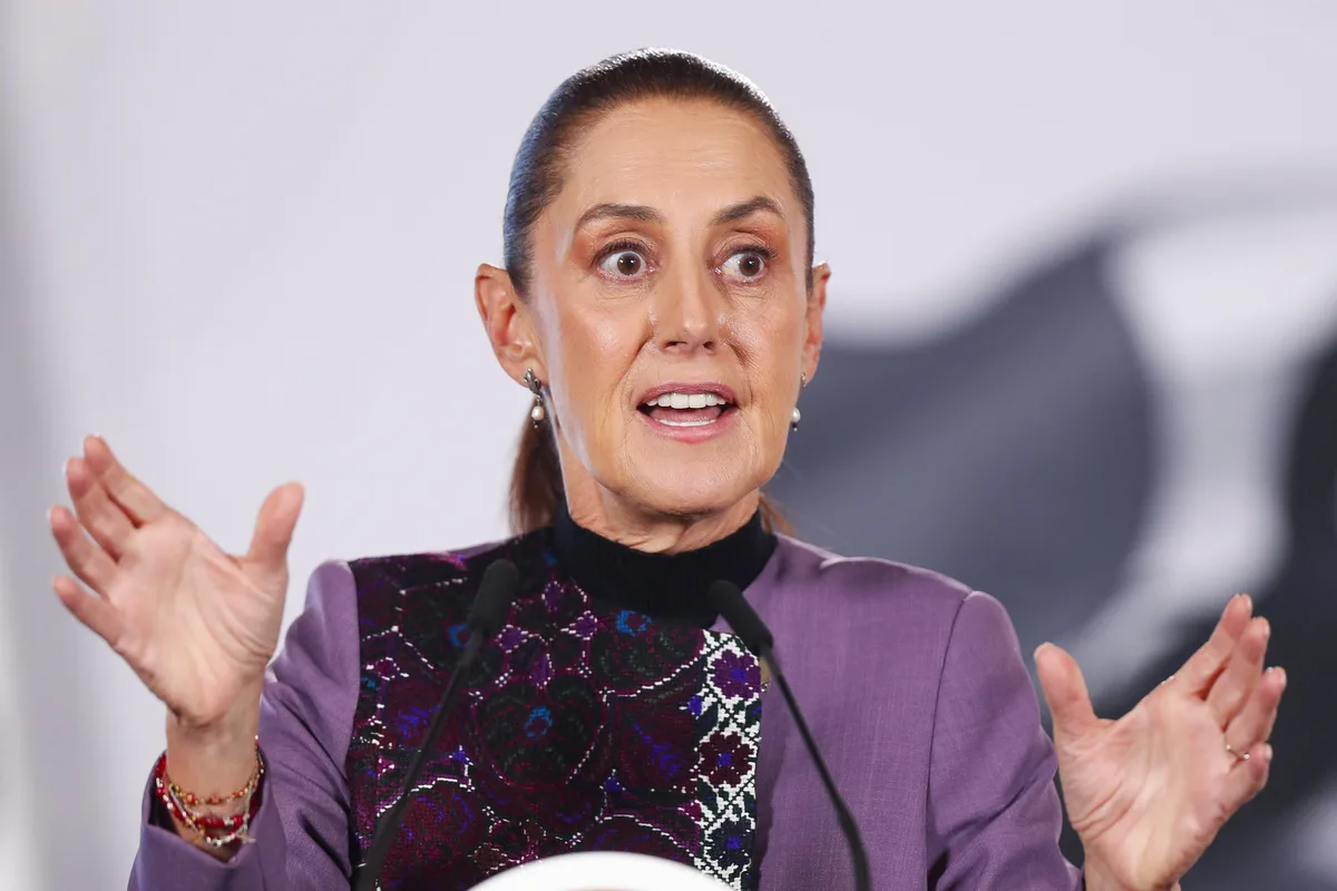 Claudia, ‘farmea tu aura’