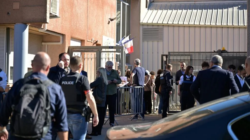 O que é a True Crime Community, grupo suspeito de ter inspirado ataque de adolescente em escola na França