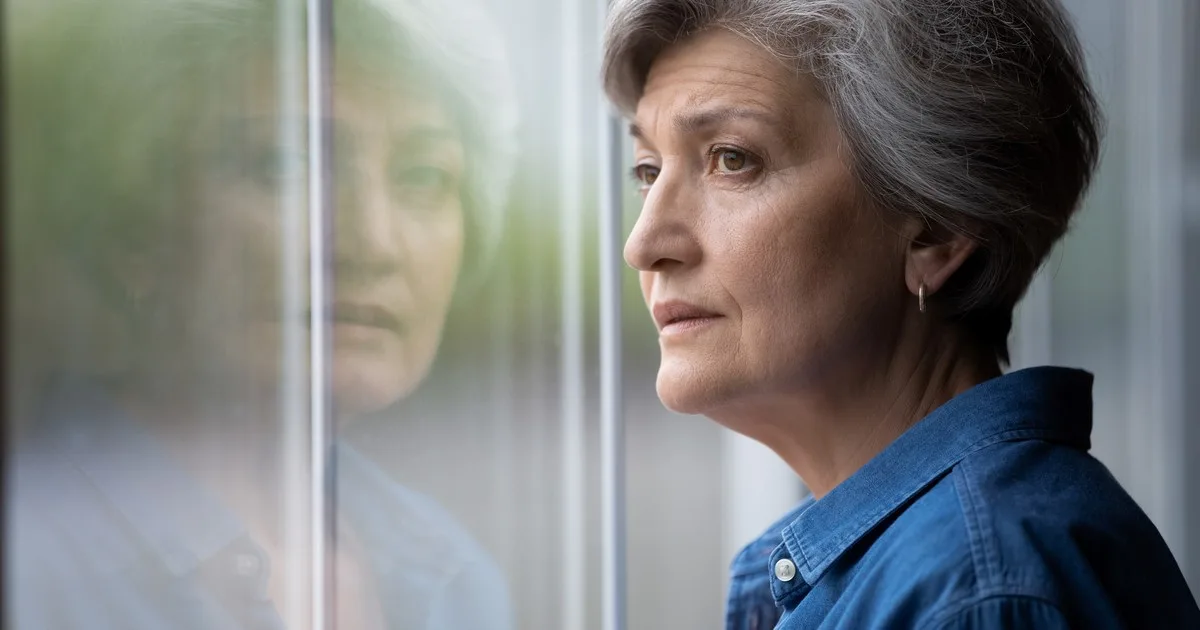 La psicología dice que las personas que se vuelven más serias y reservadas a los 60 y 70 años no están perdiendo la alegría, sino que a menudo pasaron décadas contentas y han decidido que de ahora en adelante la alegría llegará por sí sola