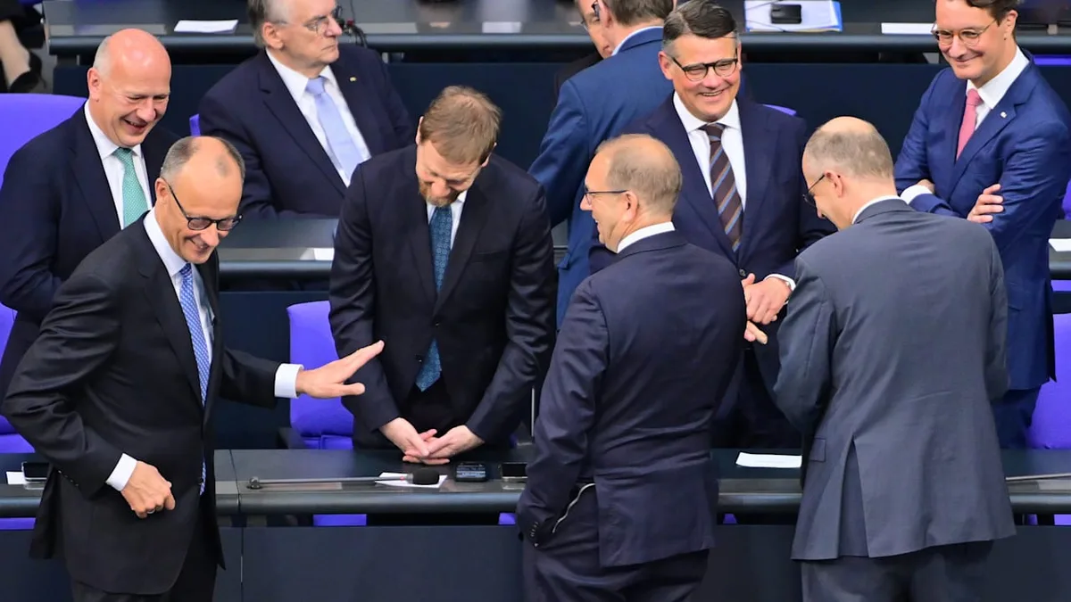Was wollten sie ihm damit sagen? - Die geheimen Botschaften des Treue-Briefs für Merz