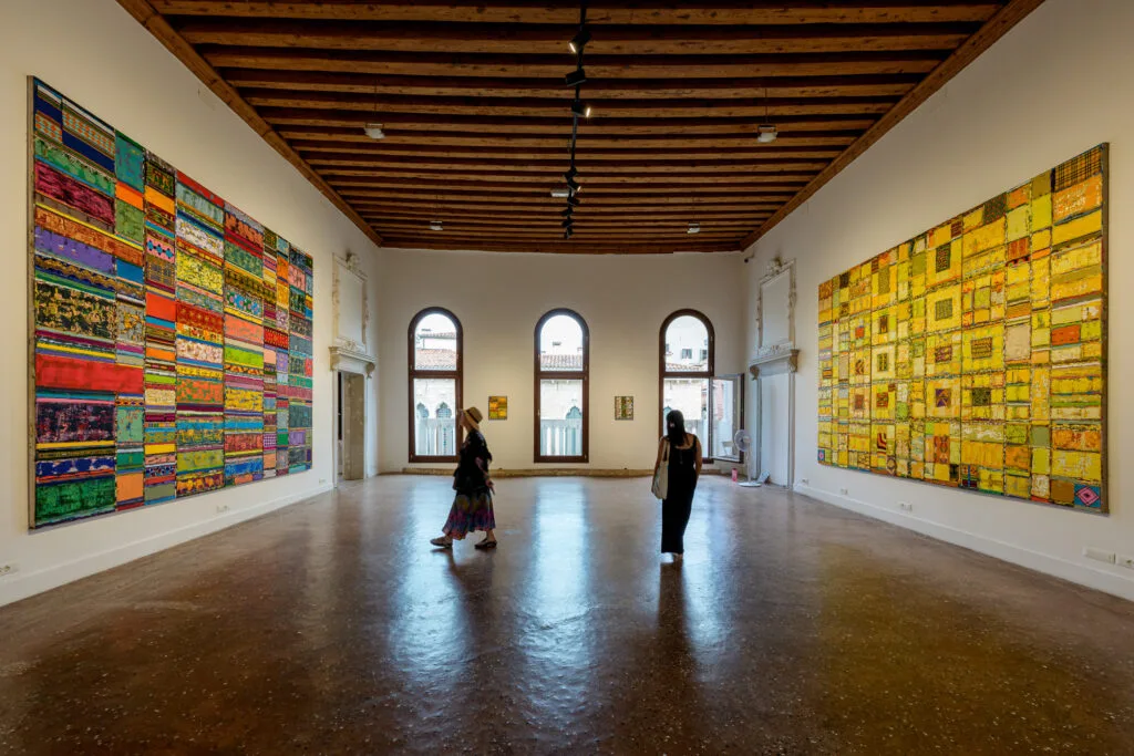 Bienal de Arte de Veneza: E se adiássemos o fim do mundo?