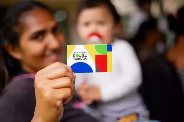 Bolsa Família sobe 15% e valor mínimo passa de R$ 600 para R$ 691