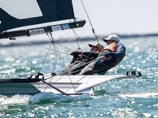 « Trois lampadaires, deux cocotiers et basta ! » : ces deux skippers découvrent le site olympique de voile à Los Angeles