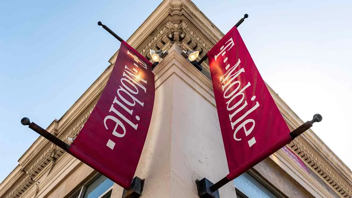 Elliott builds stake in Deutsche Telekom and opposes T-Mobile US merger