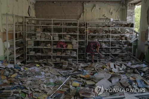 "러 공격에 책 1천300만권 불탔다"…우크라 "문화전쟁"