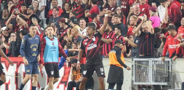 Athletico volta a vencer após três jogos e interrompe sequência do Bahia