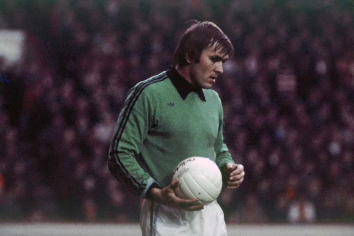 Morre Jimmy Rimmer, campeão europeu com o United, aos 78 anos