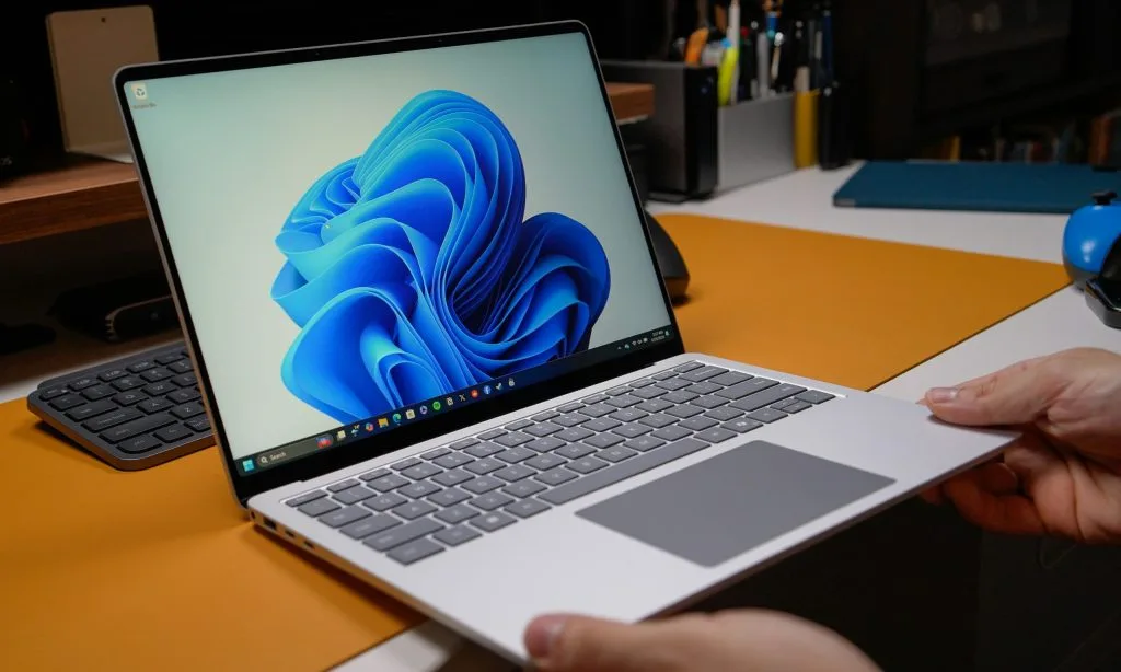 Windows 11 se actualiza y corrige más de 400 fallos en su parche de agosto