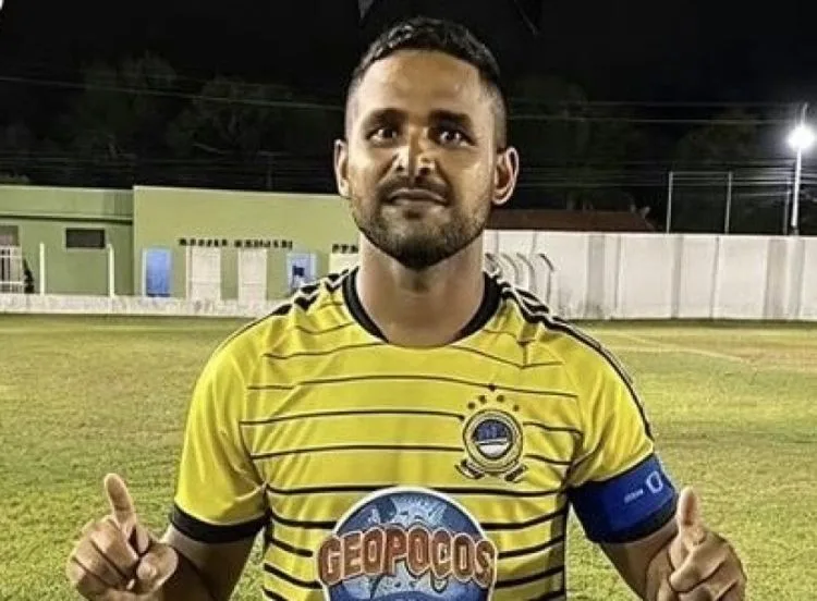 Atleta de futebol amador morre ao colidir com ambulância no Piauí