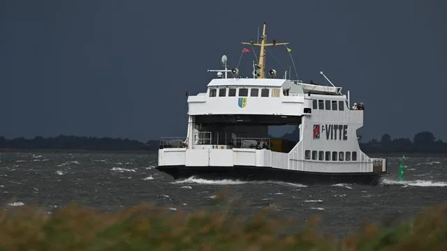 Bauarbeiten: Anleger werden erneuert - neue Hiddensee-Fähre kommt