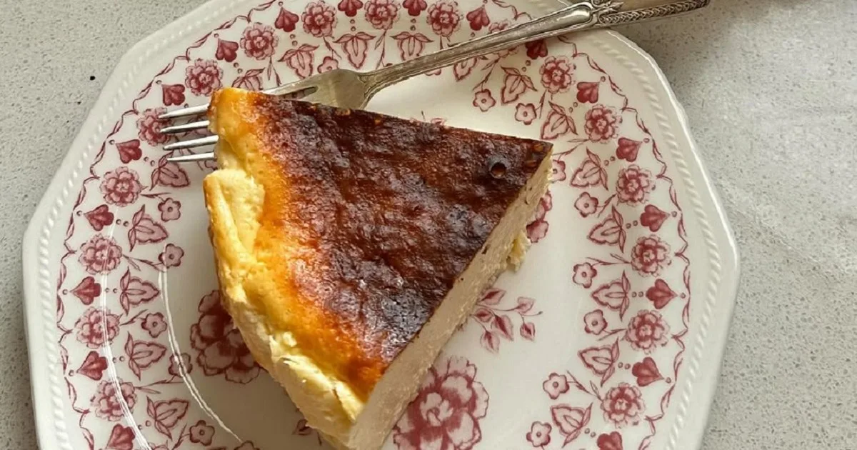 Torta quemada de yogur: receta fácil con solo 5 ingredientes