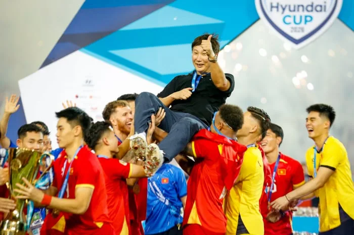 '베트남 축구 영웅' 김상식 감독 "월드컵 출전 목표…세계적 감독들과 겨뤄보고 싶은 꿈"