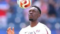 Saka decide, e Arsenal vence o Aston Villa em jogo equilibrado no Inglês