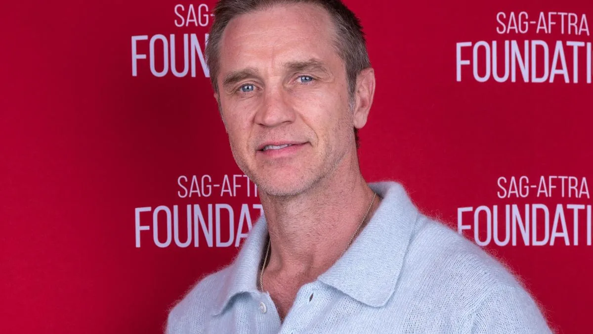 Devon Sawa doesn't think he'll ever die in plane crash: 'It would be too perfect'