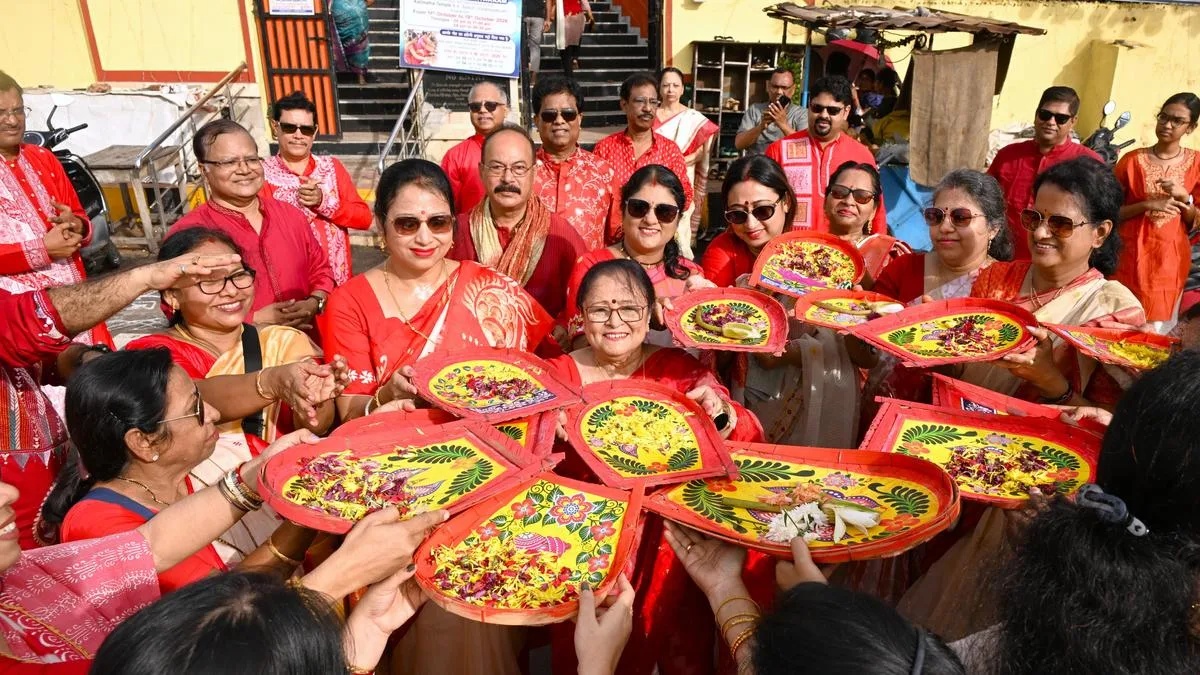 Devotees celebrate Durga Puja with ‘Prabhat Pheri’ procession in Visakhapatnam